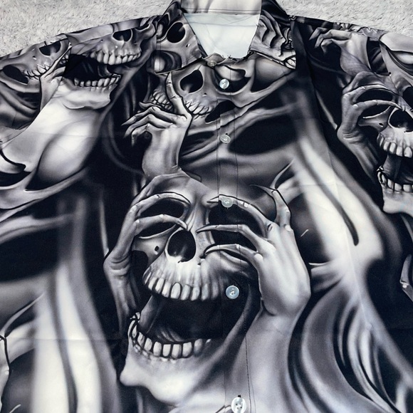 Mens Black Gray “See No Evil Hear No Evil” Skull Short Sleeve Button Up Size XL - Picture 3 of 16